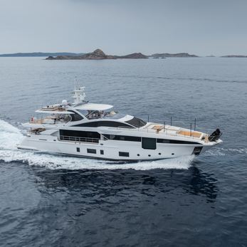 Shifa yacht exterior 3