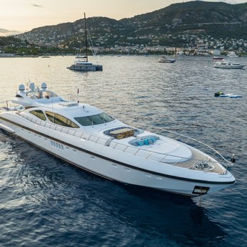 Jomar yacht exterior 3