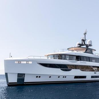 Lexsea yacht exterior 2