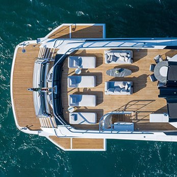 MA yacht exterior 5