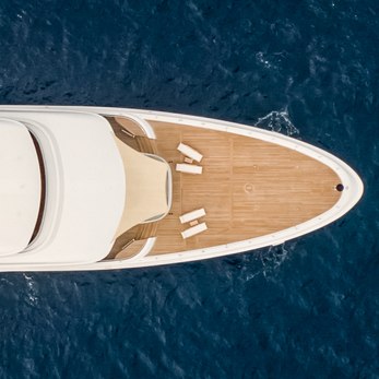 Aurora yacht exterior 3