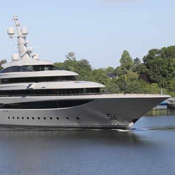 Nixie yacht exterior 2
