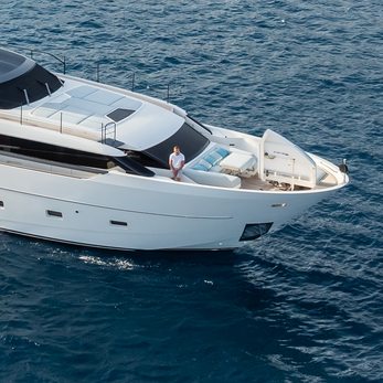 Kapusha yacht exterior 2