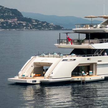 Lemon Tree yacht exterior 5