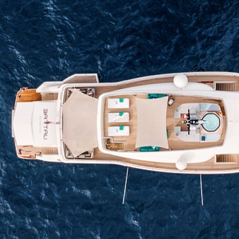 Timeless yacht exterior 5