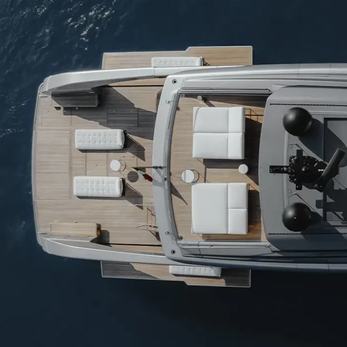 Obsidian yacht exterior 5
