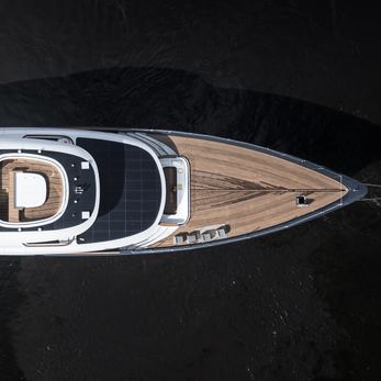 B yacht exterior 4