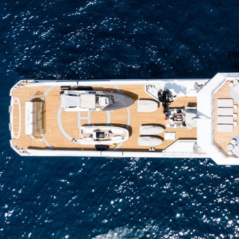 Wanderlust yacht exterior 5
