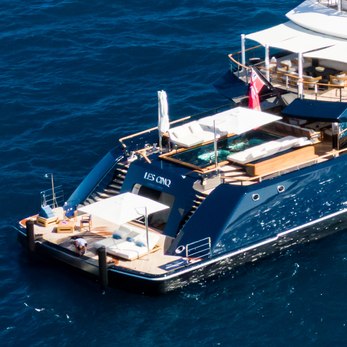 Les Cinq yacht exterior 5