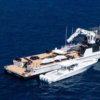 Five Oceans yacht exterior 5