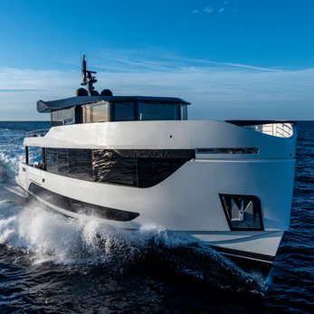 Daria yacht exterior 2