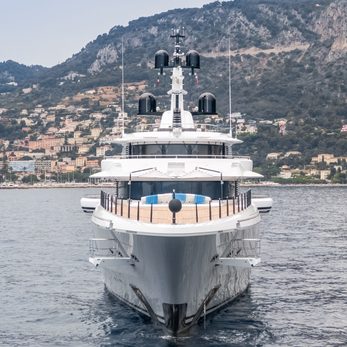 Roe yacht exterior 2