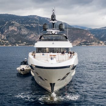 Aily yacht exterior 2