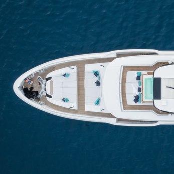 Lee yacht exterior 3