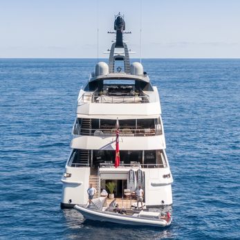 Halo yacht exterior 4