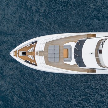 Regulus yacht exterior 3