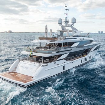 Bacchanal yacht exterior 5