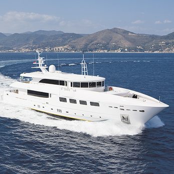 Celia P yacht exterior 3