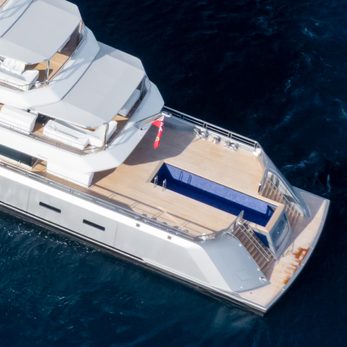 Valor yacht exterior 4