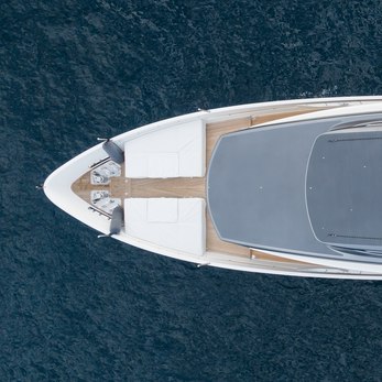 Ami yacht exterior 3