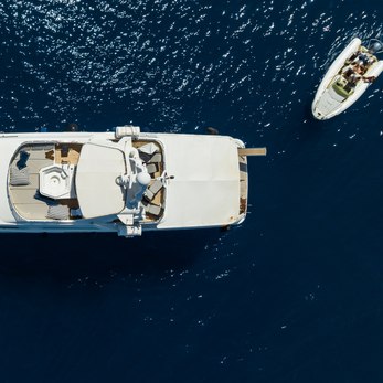 Satine yacht exterior 4