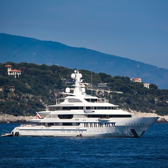 Samsara yacht exterior 3