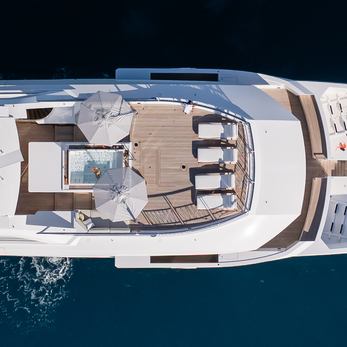 Solaia yacht exterior 3