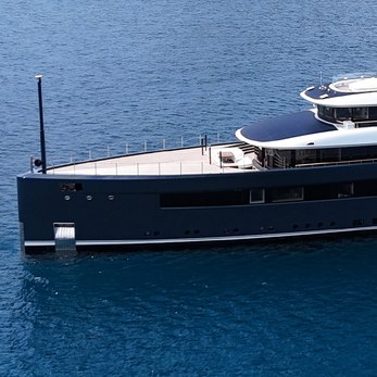 B yacht exterior 3