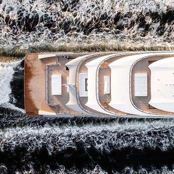 Moonrise yacht exterior 5