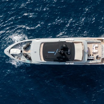 Para Bellum yacht exterior 2