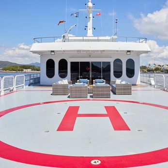 Global yacht exterior 155