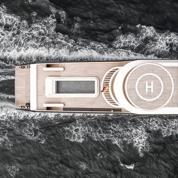 Liva yacht exterior 5