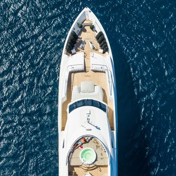 Thumper yacht exterior 2