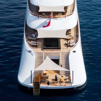 Pi yacht exterior 3