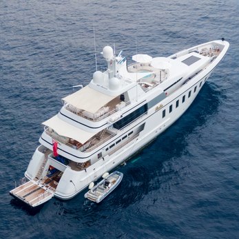 Bella yacht exterior 5