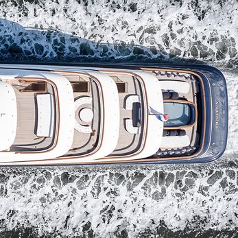 Destiny yacht exterior 3