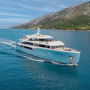 Ohana yacht exterior 5