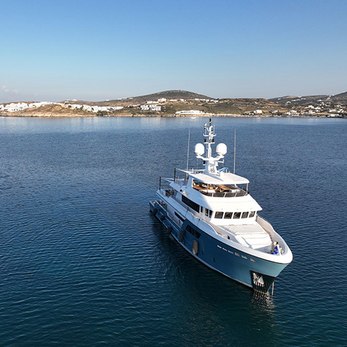 Tropa yacht exterior 4