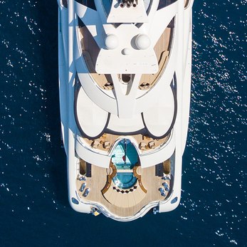 AV yacht exterior 4