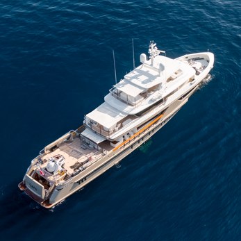 Lars yacht exterior 3