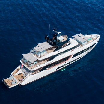 PH2 yacht exterior 4
