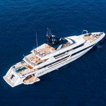 R.M.F yacht exterior 3