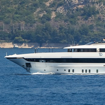 Alulim yacht exterior 3