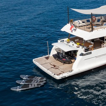 Mad Day yacht exterior 4