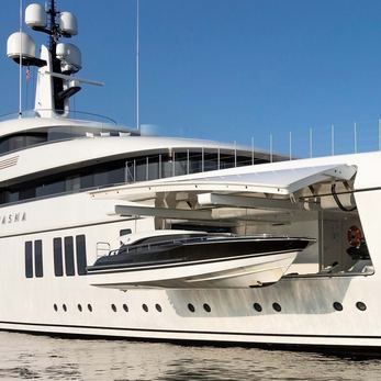 Lunasea yacht exterior 3