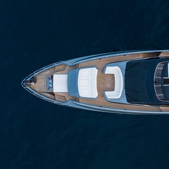 Janette yacht exterior 2