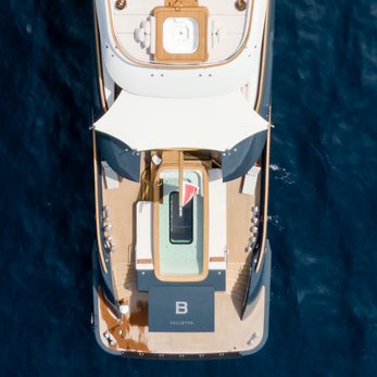 B yacht exterior 4