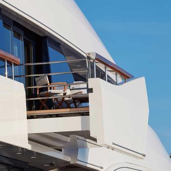 Endeavour 2 yacht exterior 3
