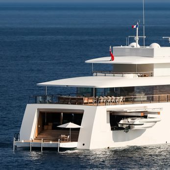 Venus yacht exterior 4