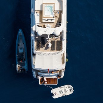 Frish yacht exterior 5